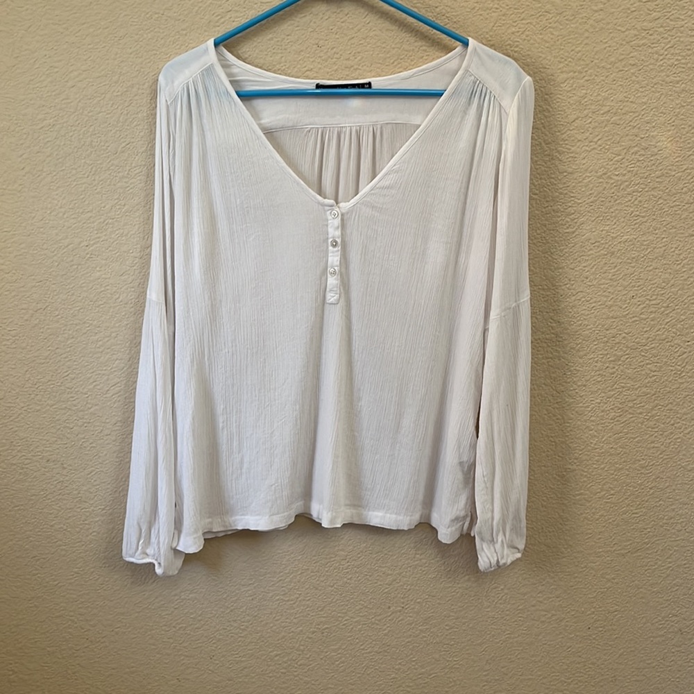 Abercrombie & fitch women white v neck blouse , size M